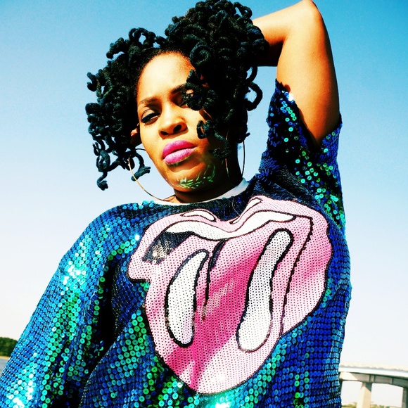 Top - Picture 2 of 2